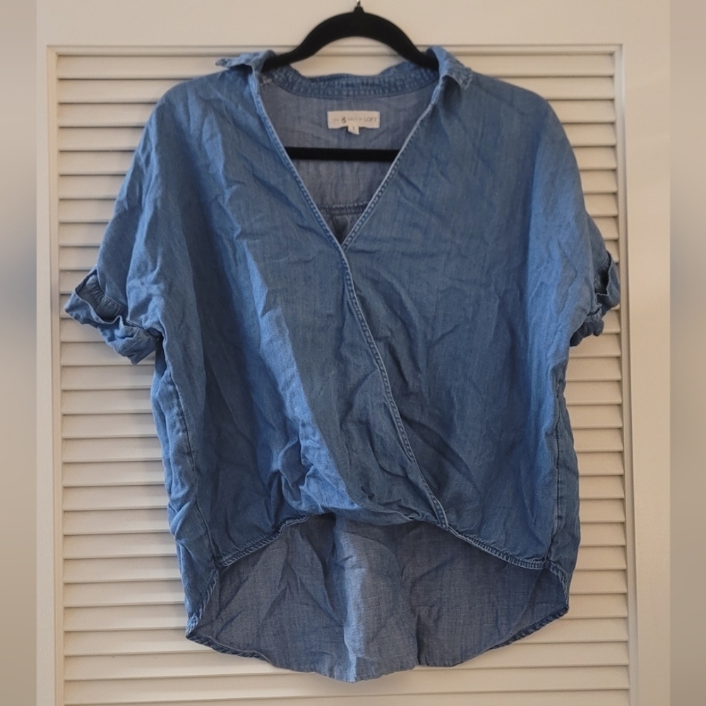 LOFT- Lou Grey Short-Sleeve Blue Denim Casual V-Neck Top